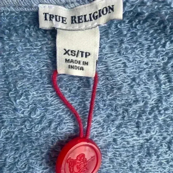 True Religion women’s crop active slit top color pale blue sz XS NWT - Picture 10 of 10